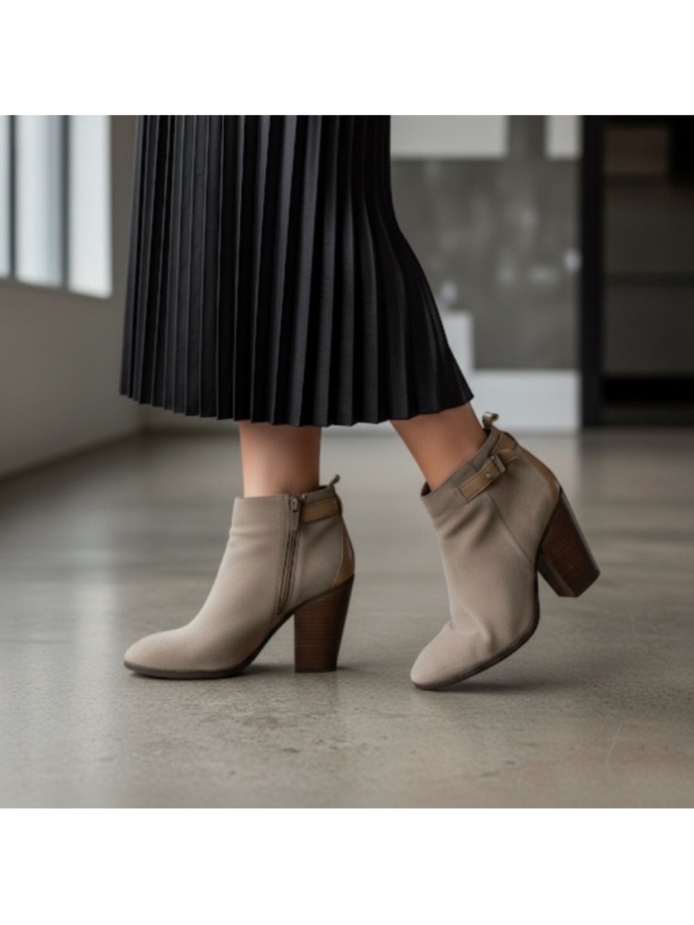 Coach Hewes Ankle Boots Size 8.5 Suede Tan